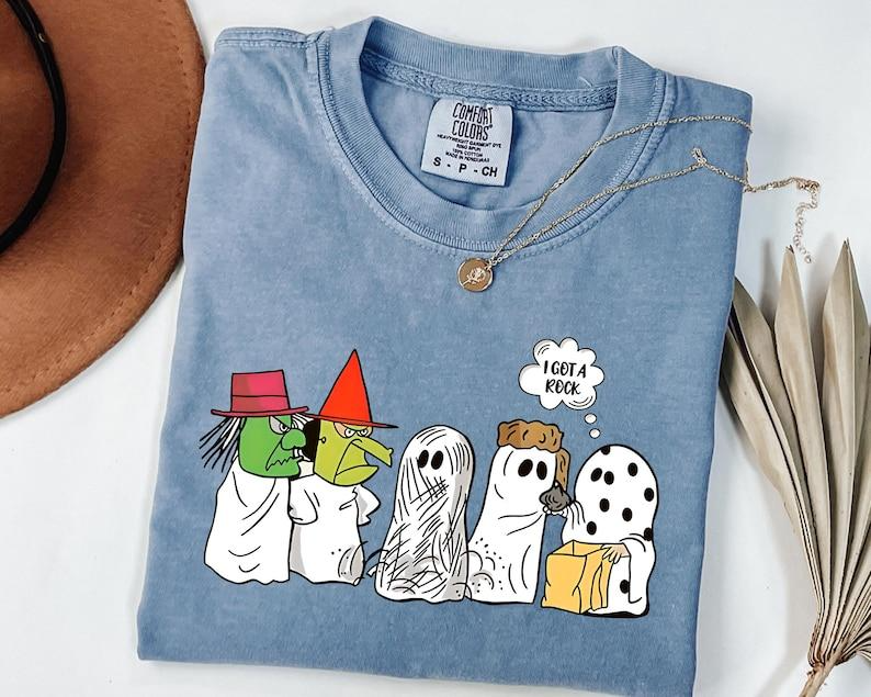 I Got a Rock Halloween Cartoon Ghost and Witch Graphic T-Shirt