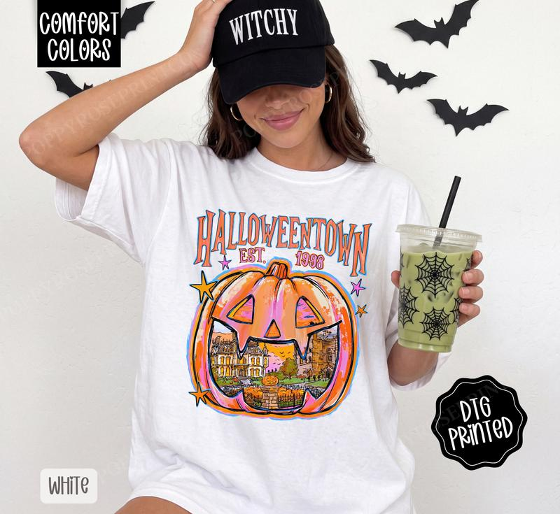 Retro Halloween Town Jack-O'-Lantern Scenic Graphic T-Shirt